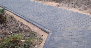 Укладка тротуарной плитки на основание в Каспийске в октябре