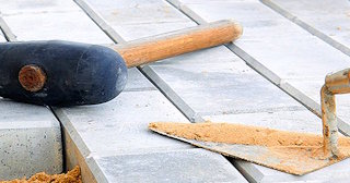 Профессиональная укладка тротуарной брусчатки в Каспийске в октябре