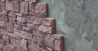 Качественная отделка цоколя фундамента снаружи в Каспийске в октябре