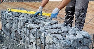 Устройство подпорной стенки из габионов в Каспийске в октябре